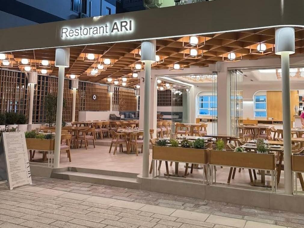Hotel Ari 2 Sarandë Esterno foto